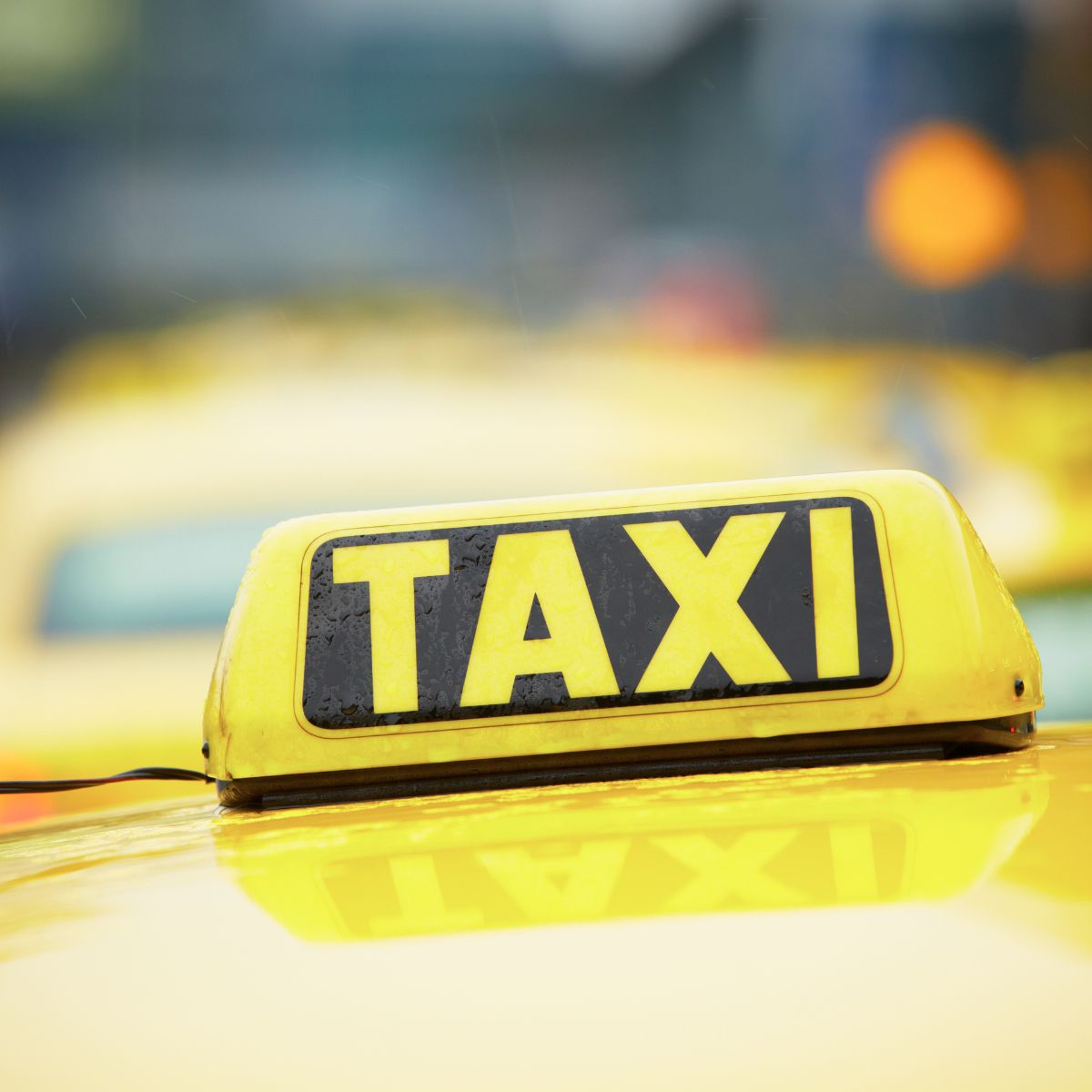 should you tip taxi drivers in romania
